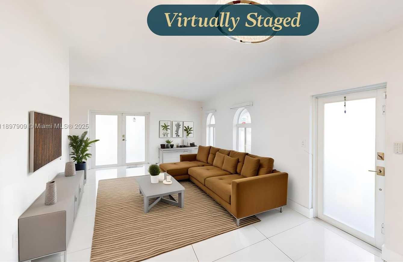 Small Image of 14760 LINCOLN DR, Homestead Number 5