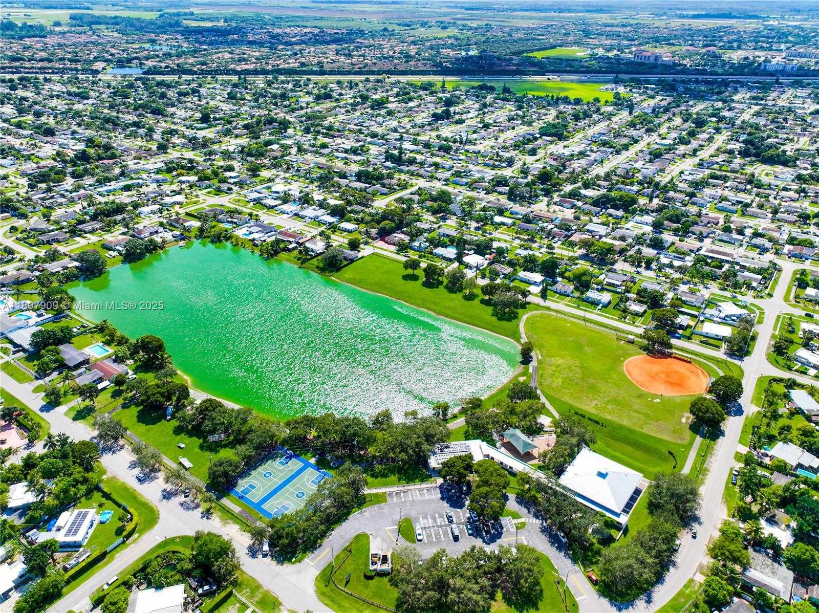 Small Image of 14760 LINCOLN DR, Homestead Number 54