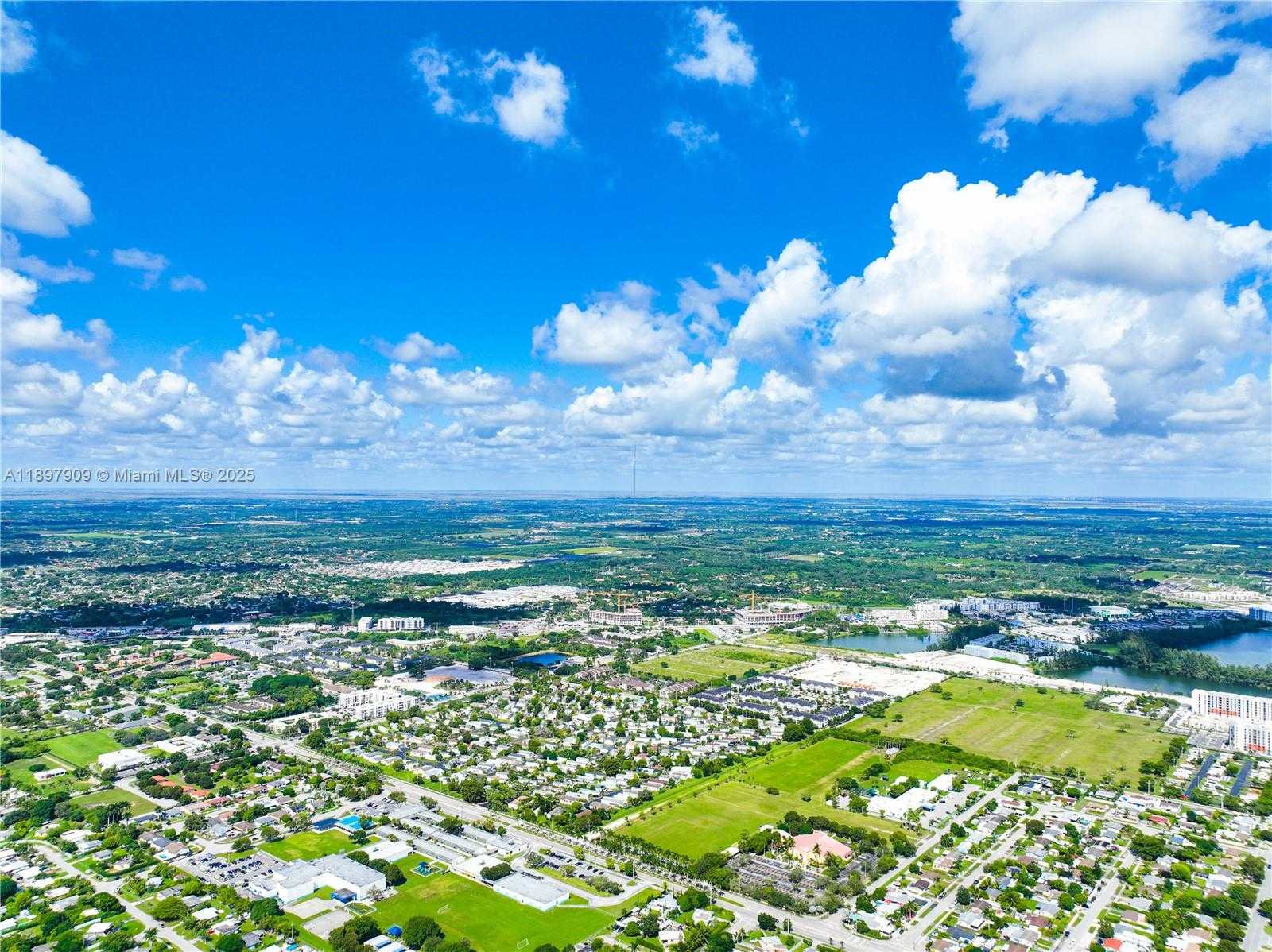 Small Image of 14760 LINCOLN DR, Homestead Number 59