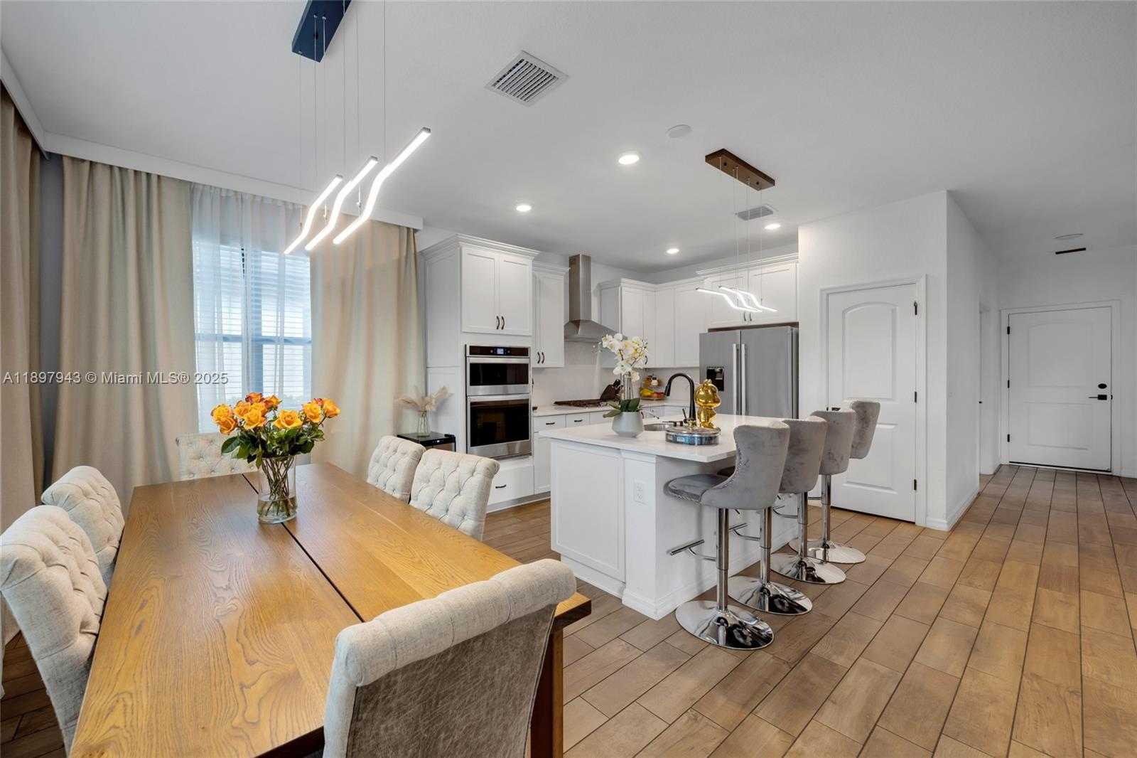 Small Image of 2454 PRIMROSE PL, Oakland Park Number 11