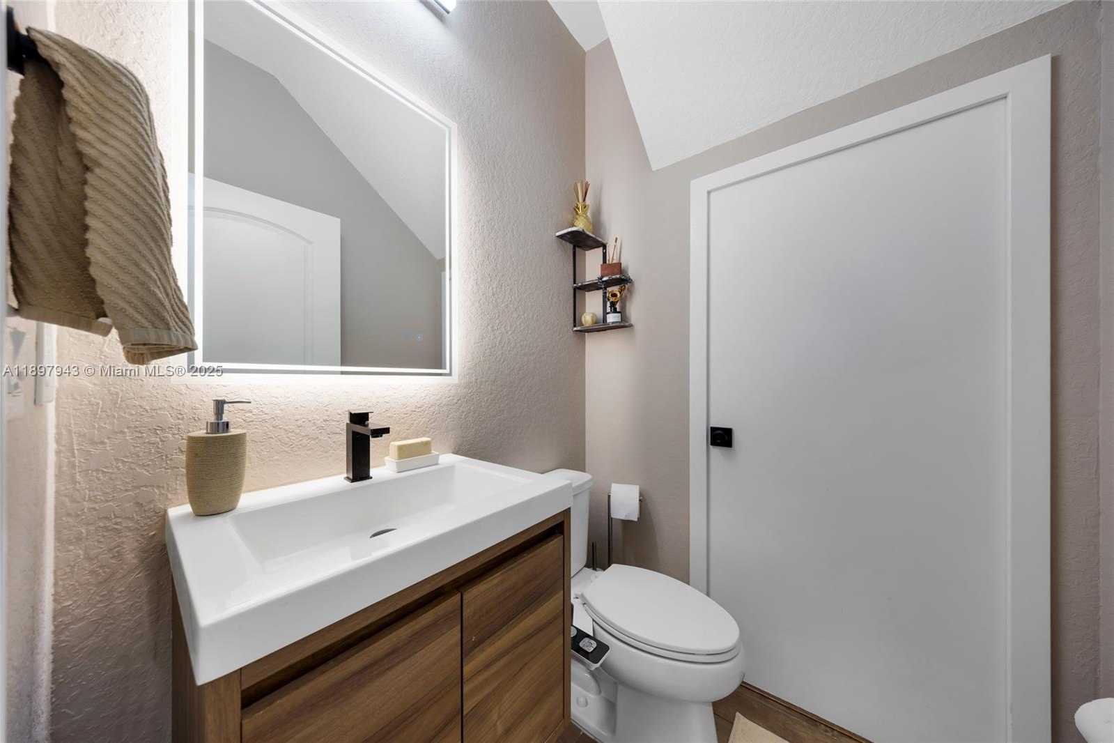 Small Image of 2454 PRIMROSE PL, Oakland Park Number 19