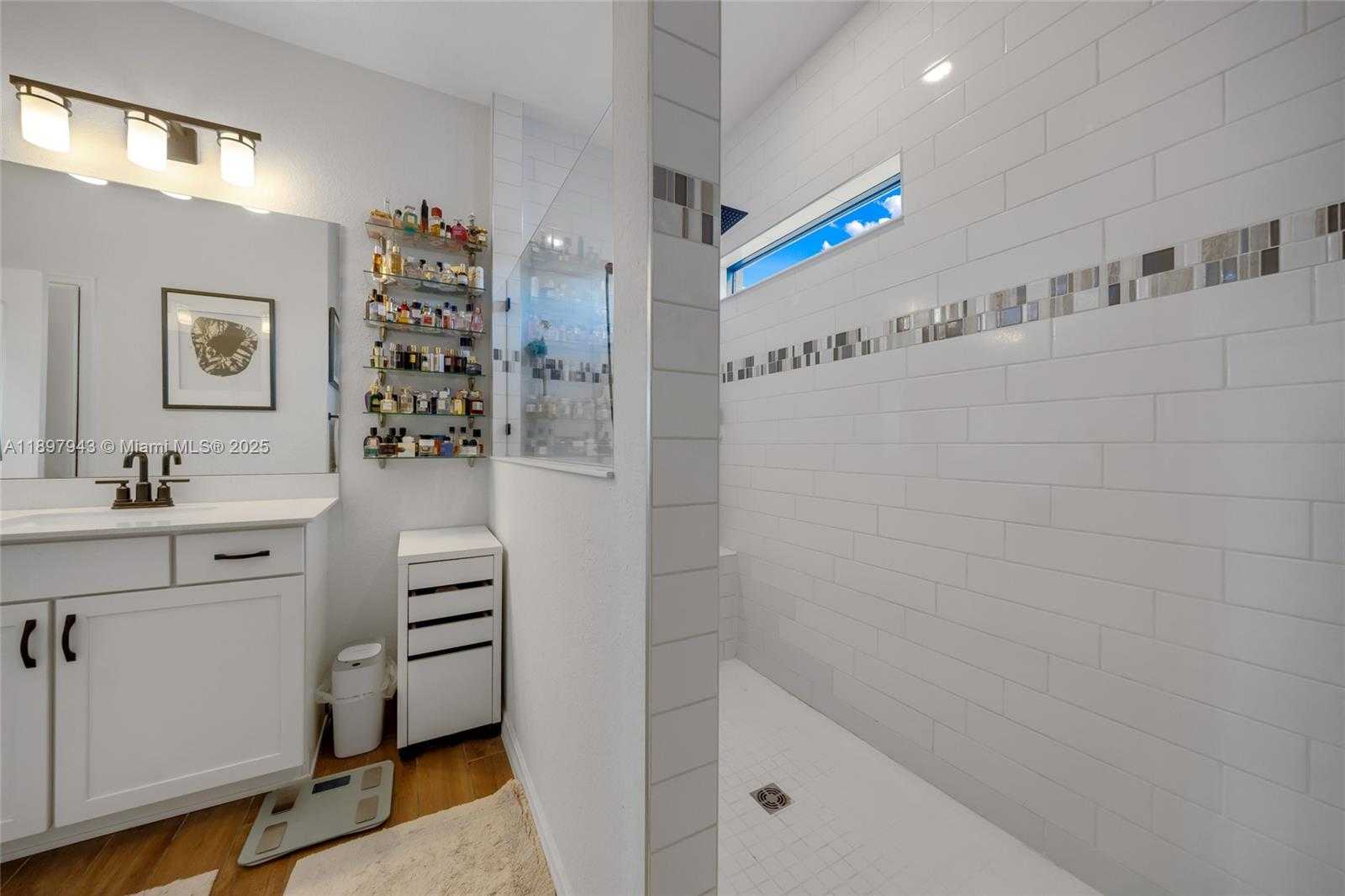 Small Image of 2454 PRIMROSE PL, Oakland Park Number 27