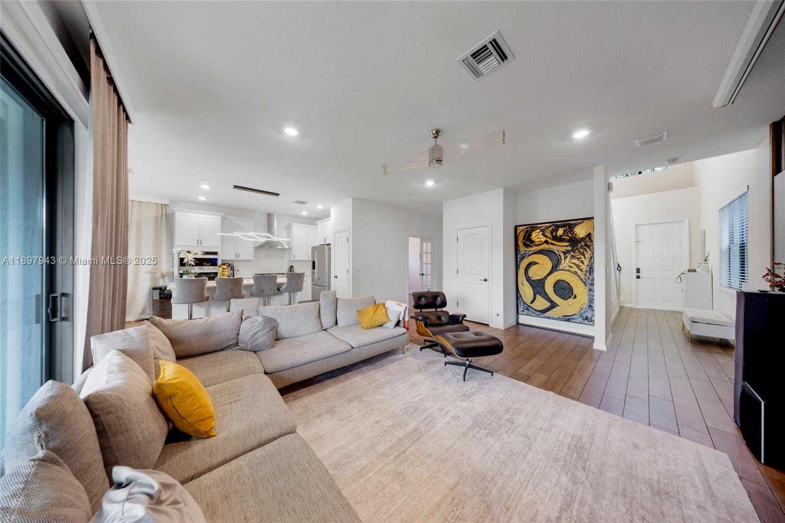 Small Image of 2454 PRIMROSE PL, Oakland Park Number 8