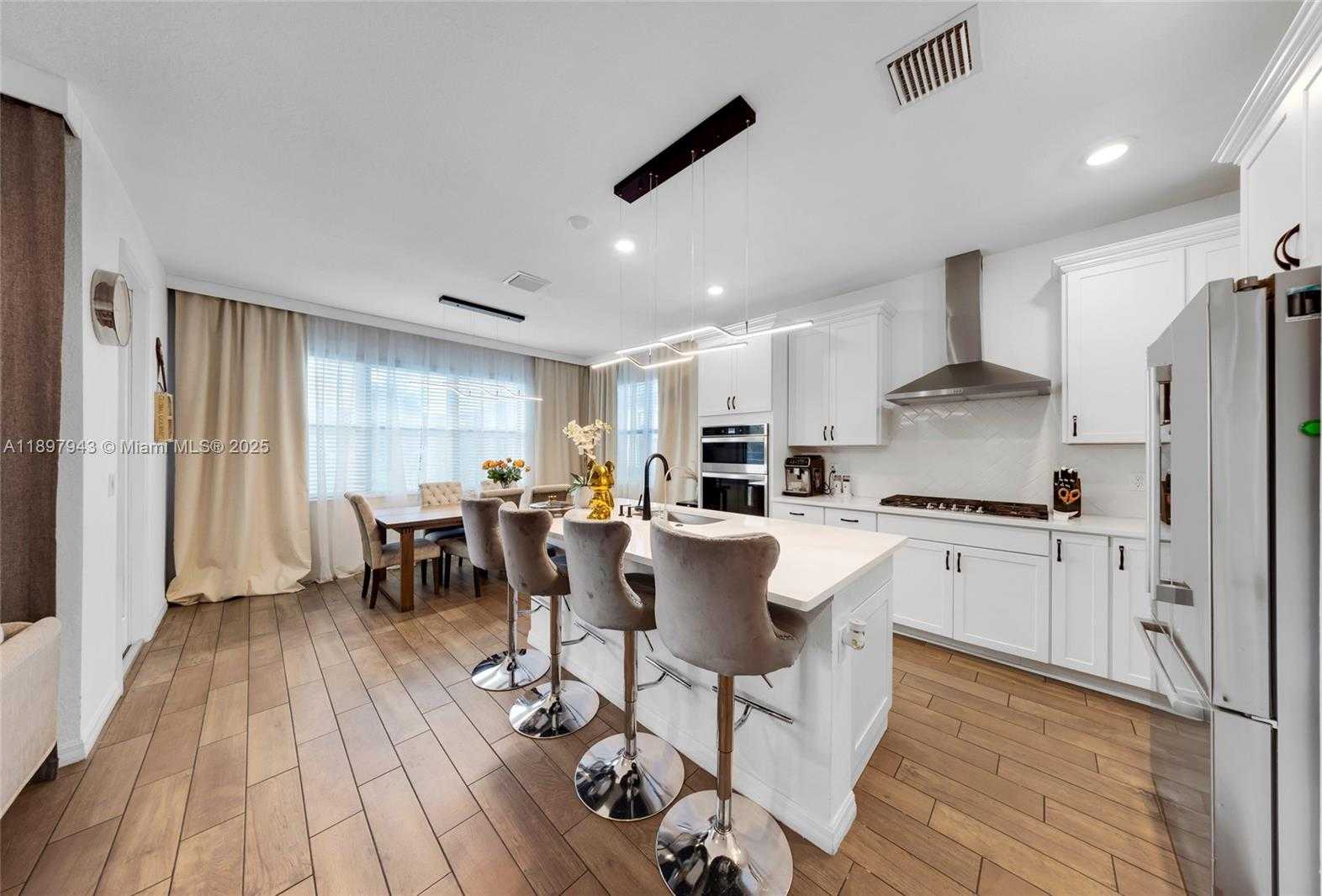 Small Image of 2454 PRIMROSE PL, Oakland Park Number 9