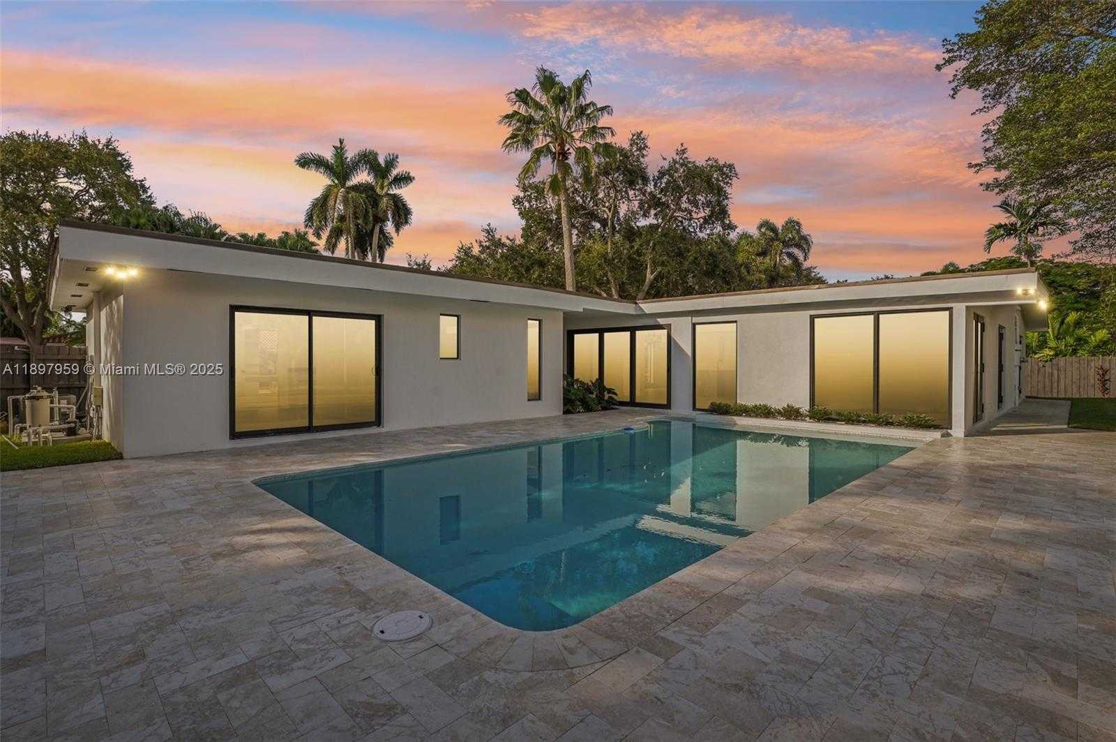 Small Image of 7805 SOUTH WEST 165TH ST, Palmetto Bay Number 2