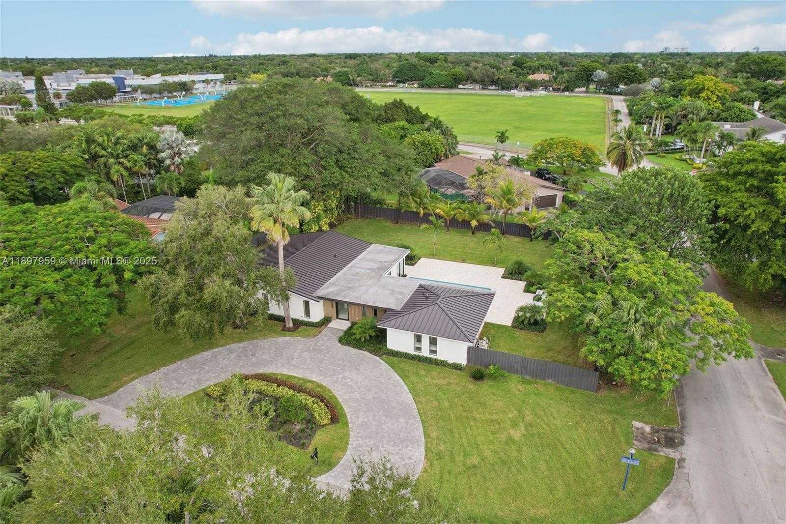 Small Image of 7805 SOUTH WEST 165TH ST, Palmetto Bay Number 58