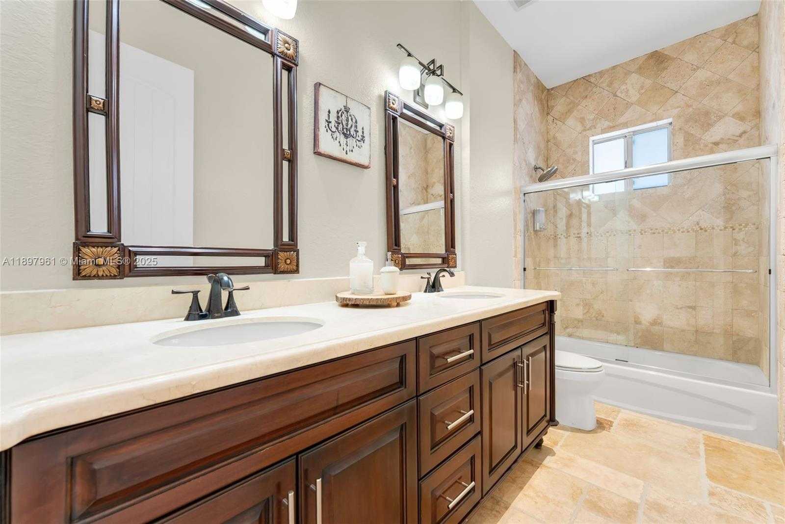 Small Image of 21331 SOUTH WEST 246TH ST, Homestead Number 16