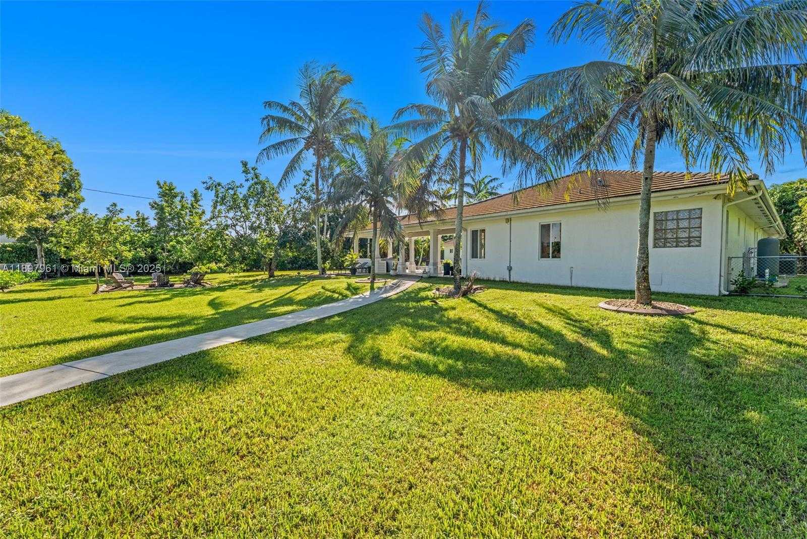 Small Image of 21331 SOUTH WEST 246TH ST, Homestead Number 19