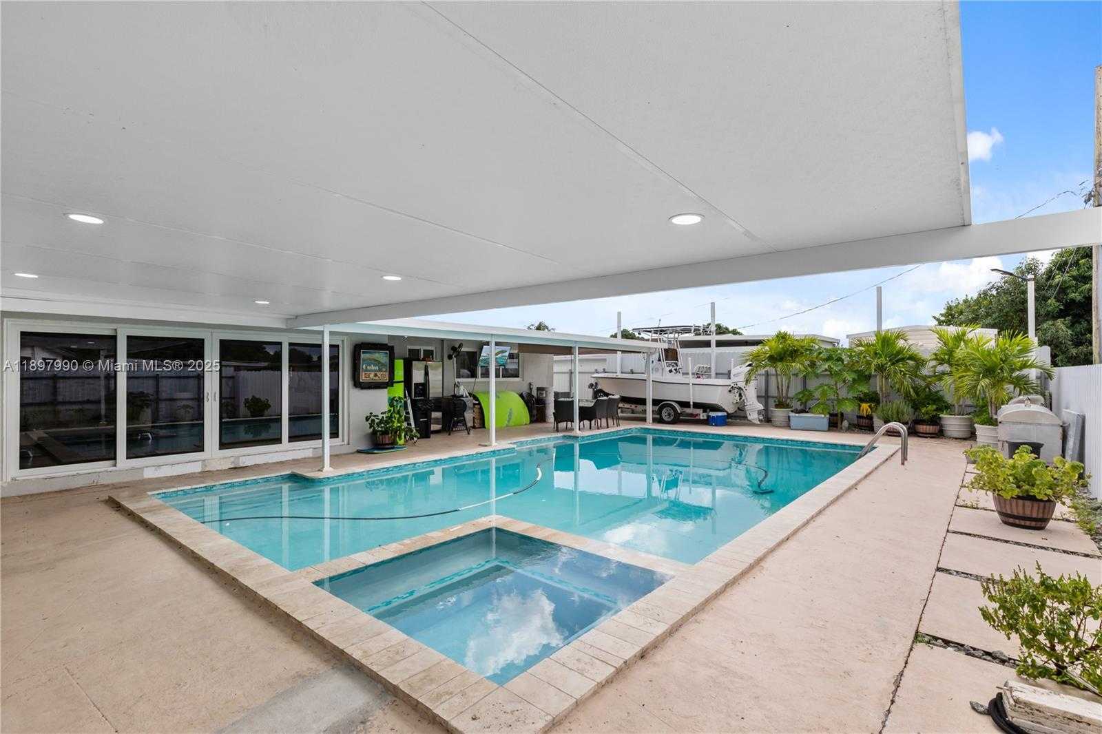 Small Image of 19602 NORTH WEST 37TH CT, Miami Gardens Number 16