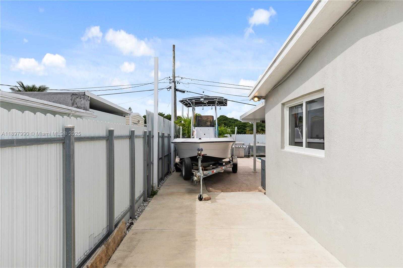 Small Image of 19602 NORTH WEST 37TH CT, Miami Gardens Number 20