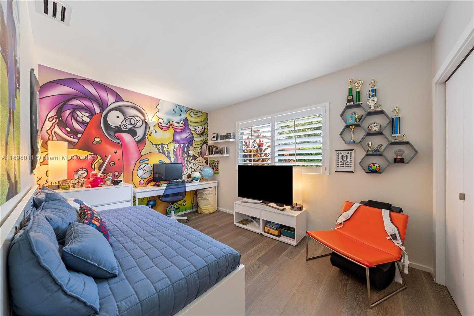 Small Image of 12944 BANYAN RD, North Miami Number 16