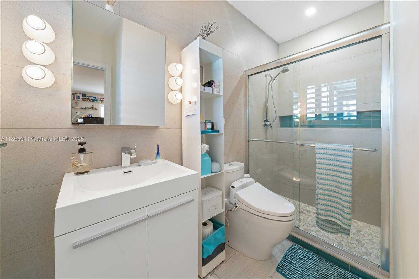 Small Image of 12944 BANYAN RD, North Miami Number 17
