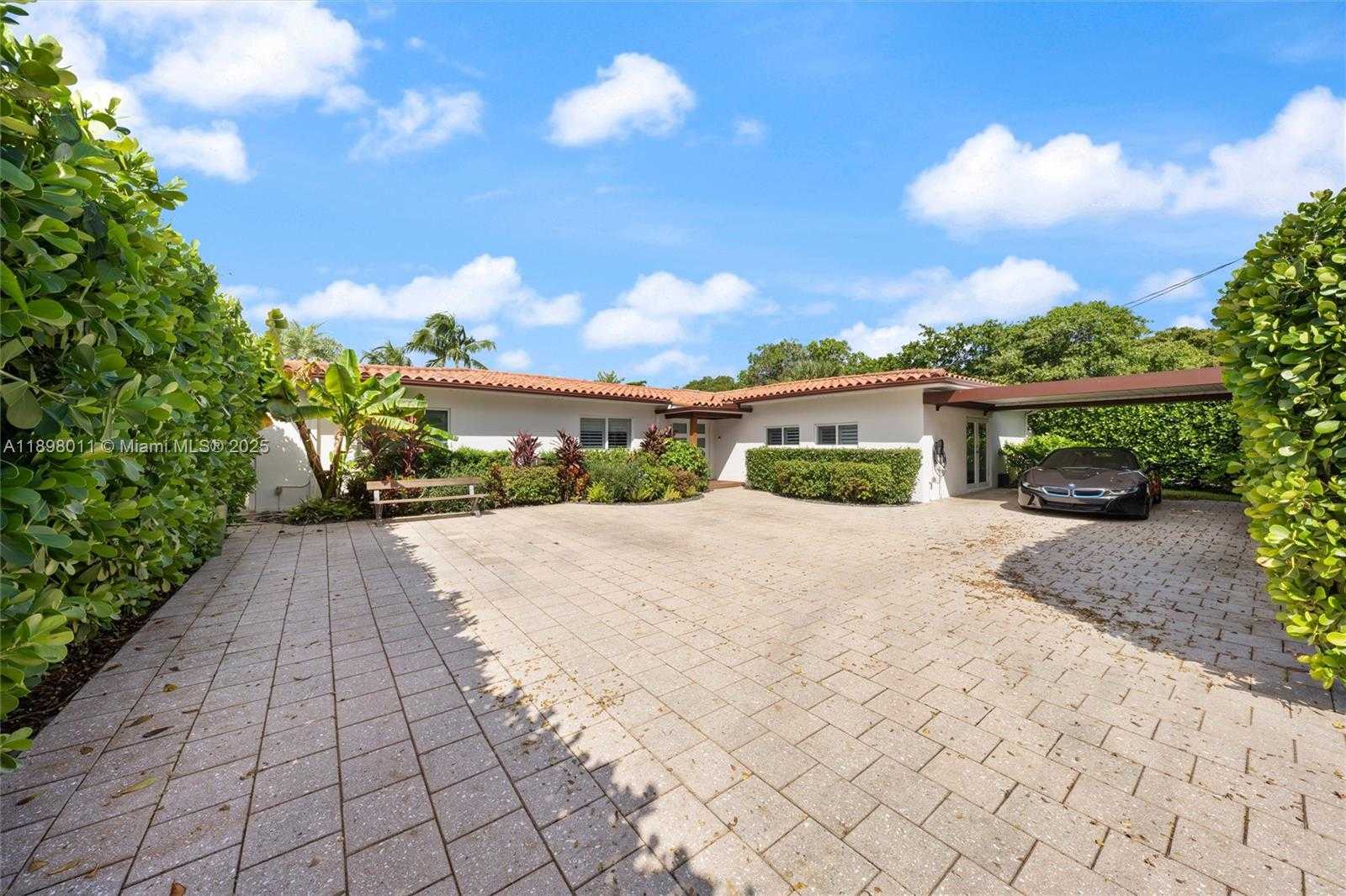 Small Image of 12944 BANYAN RD, North Miami Number 2