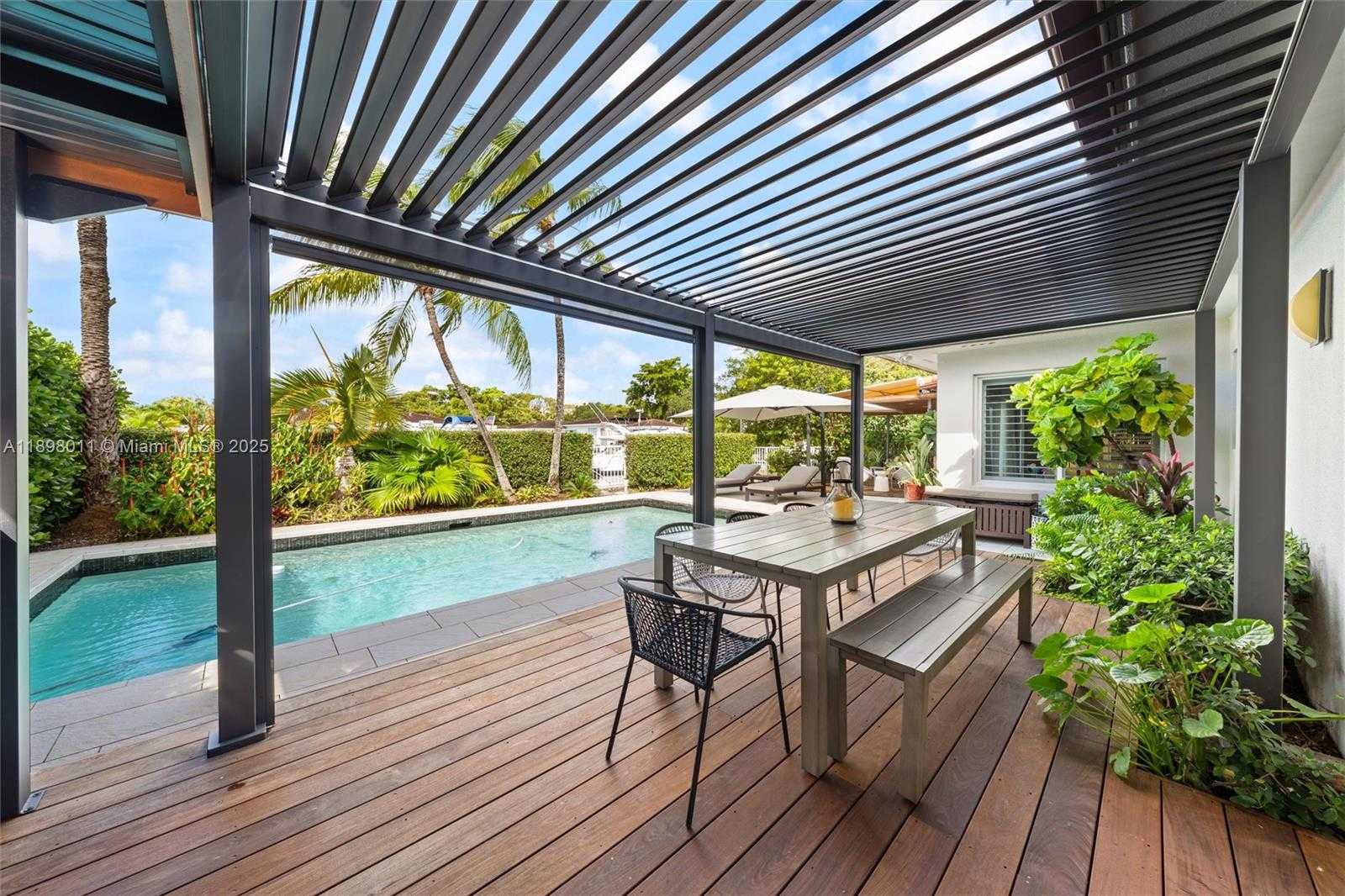 Small Image of 12944 BANYAN RD, North Miami Number 24