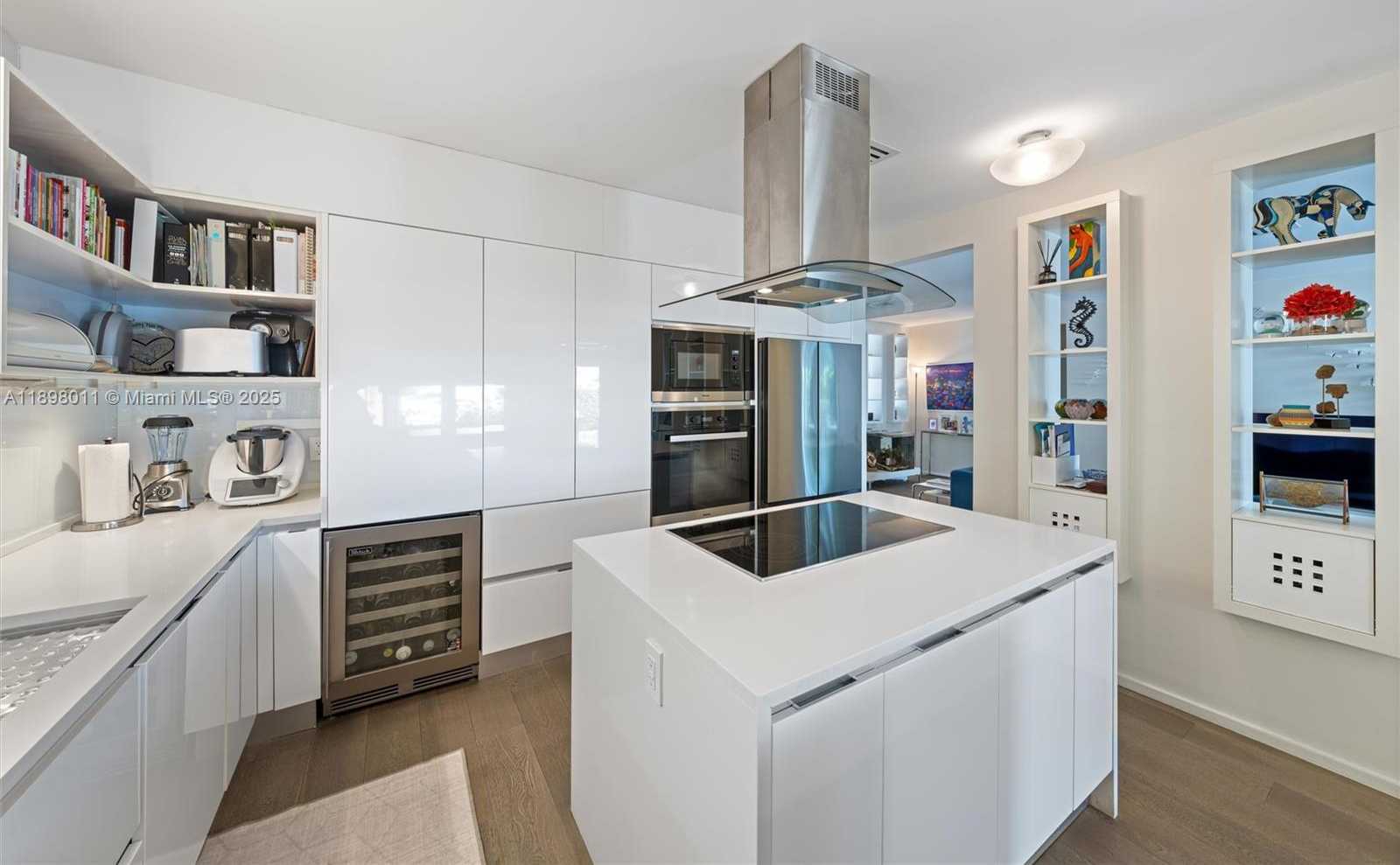 Small Image of 12944 BANYAN RD, North Miami Number 9