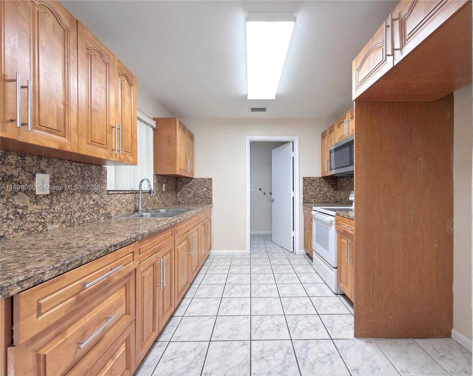 Small Image of 318 SOUTH WEST 5TH ST, Homestead Number 8