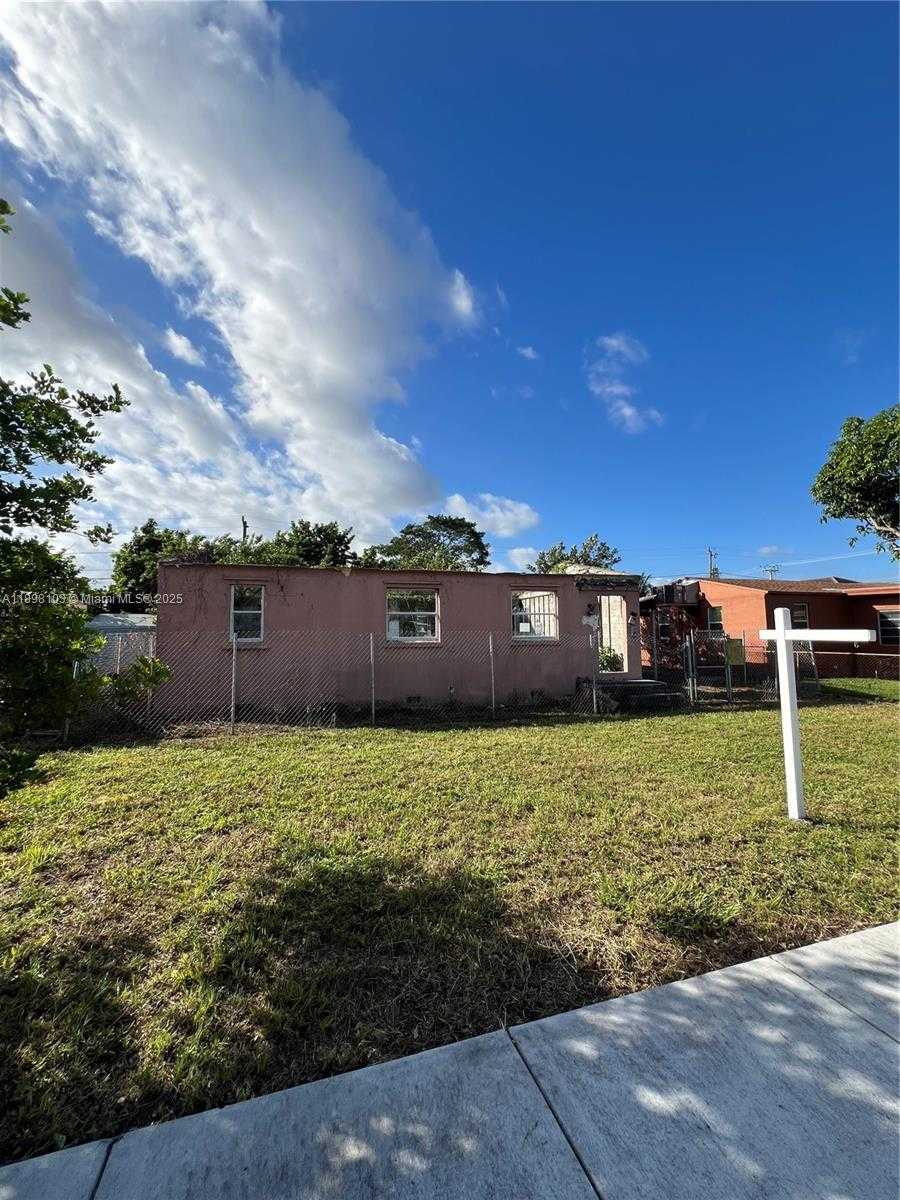 Small Image of 2122 DEWEY ST, Hollywood Number 8