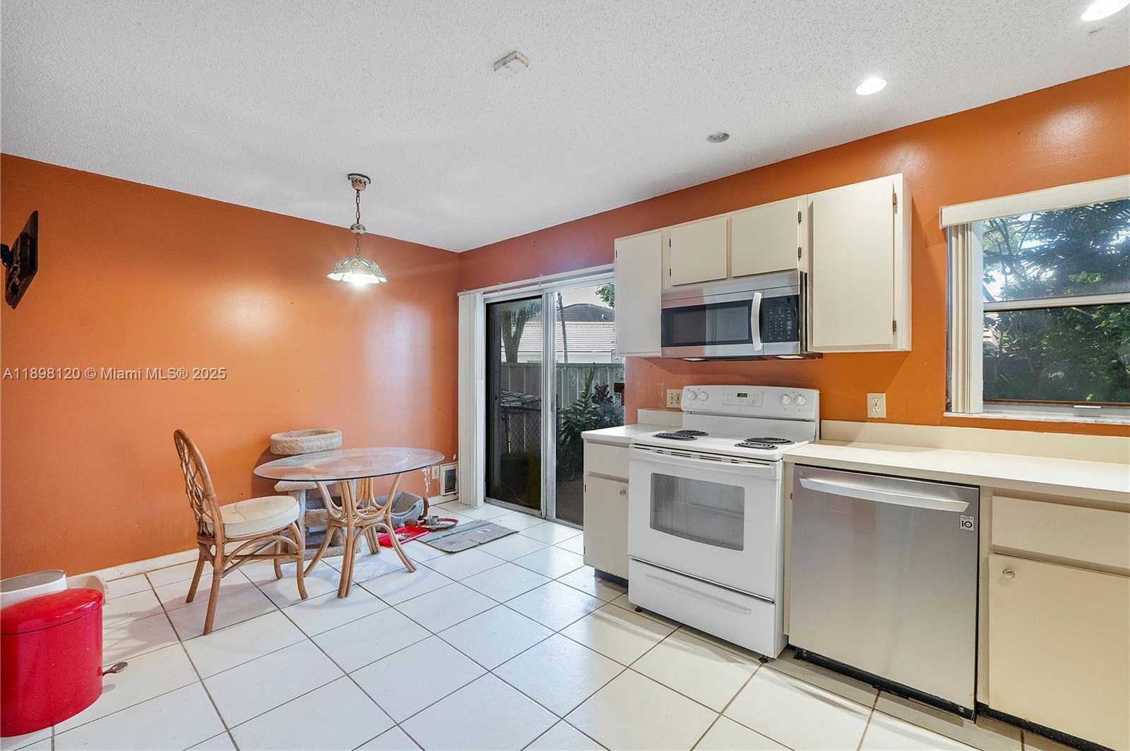 Small Image of 9870 NORTH WEST 2ND ST, Plantation Number 4