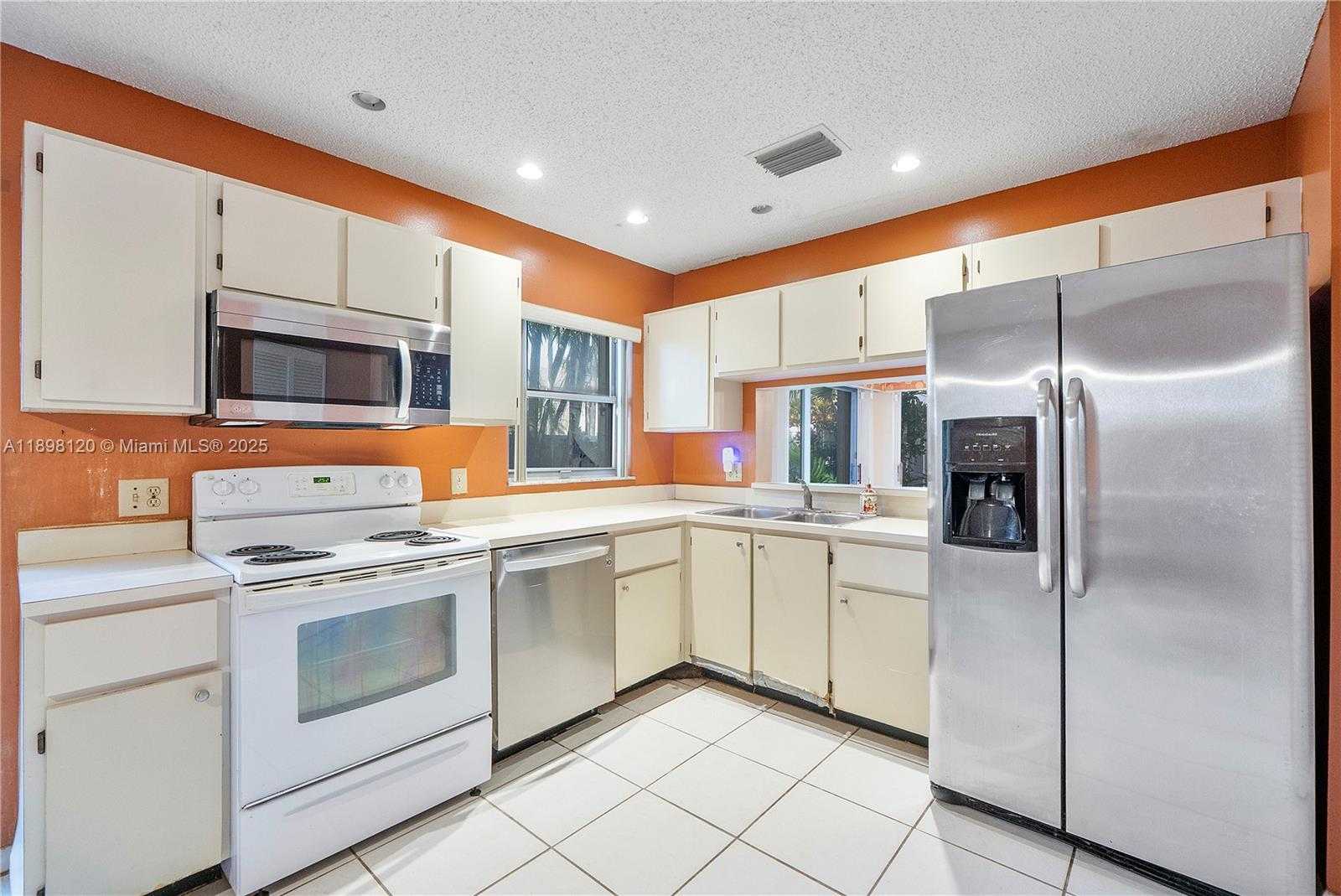Small Image of 9870 NORTH WEST 2ND ST, Plantation Number 5