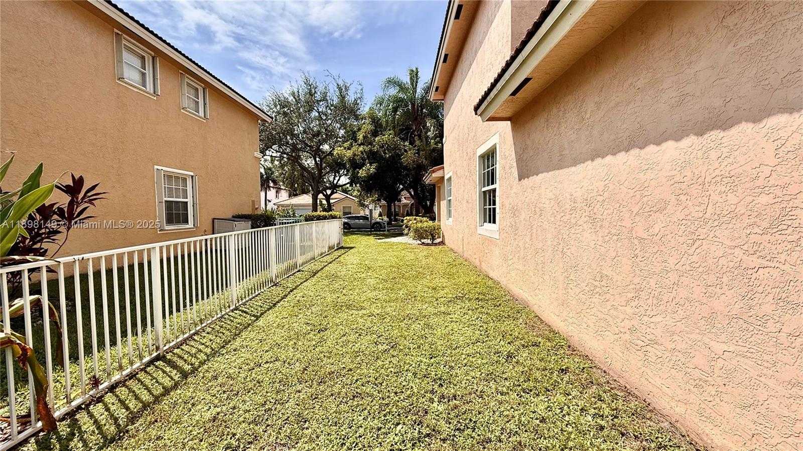 Small Image of 13843 SOUTH WEST 31ST ST, Miramar Number 49