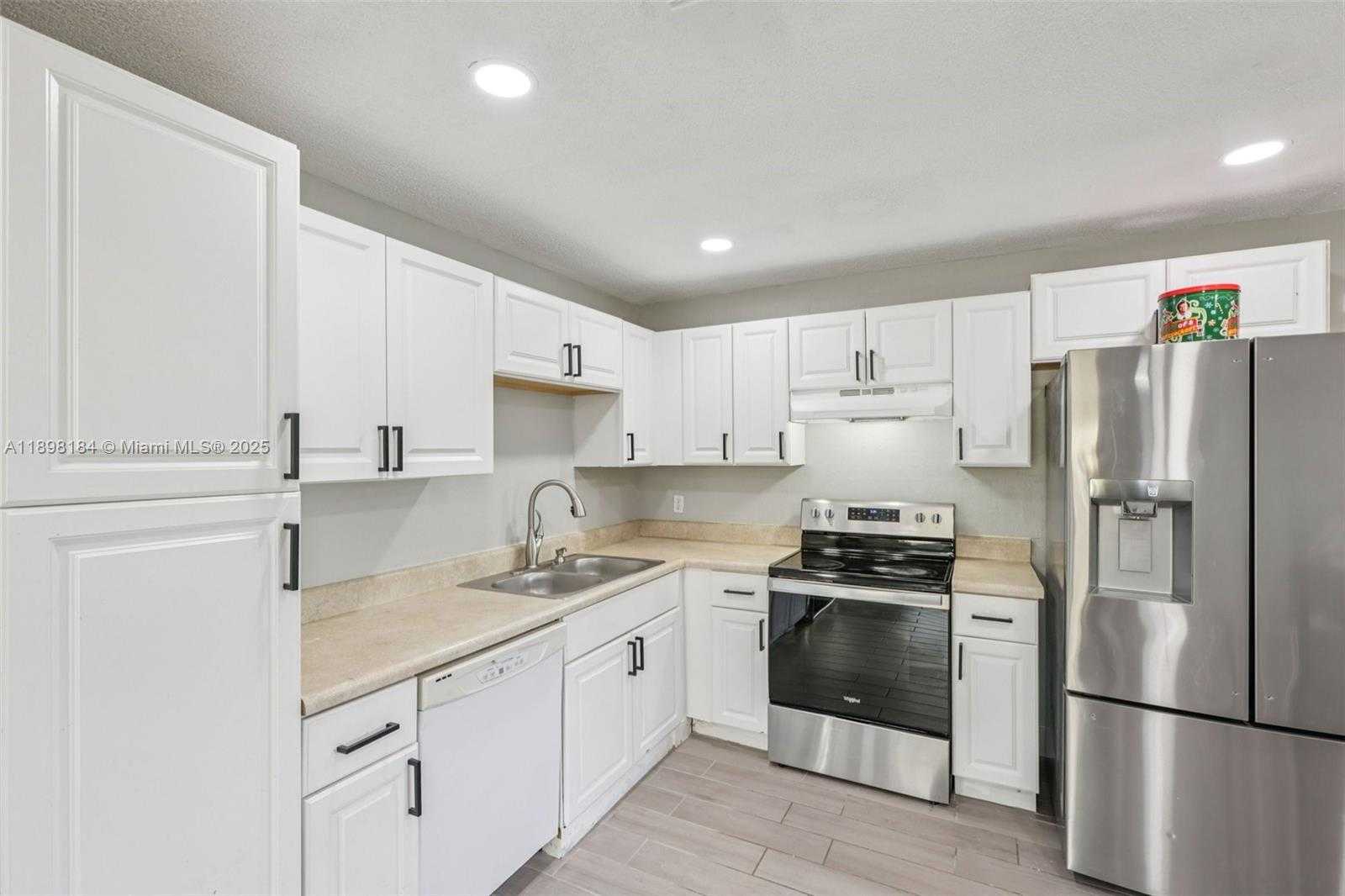 Small Image of 151 NORTH WEST 20TH ST, Pompano Beach Number 16