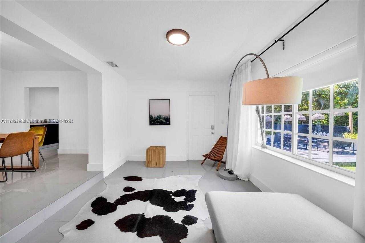 Small Image of 555 NORTH EAST 127TH STREET, North Miami Number 13