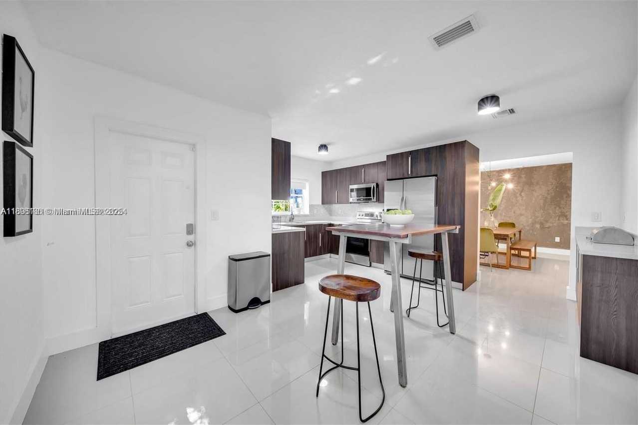 Small Image of 555 NORTH EAST 127TH STREET, North Miami Number 14