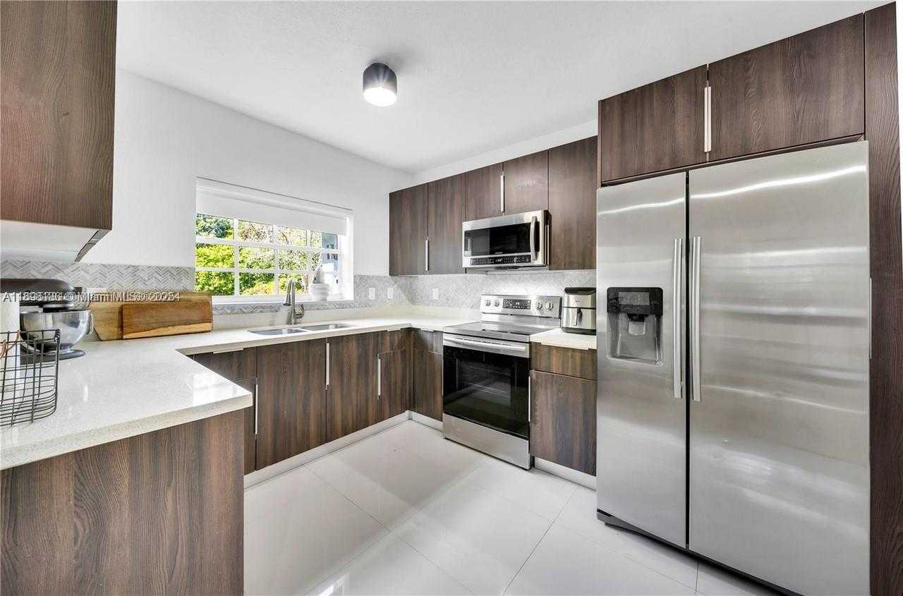 Small Image of 555 NORTH EAST 127TH STREET, North Miami Number 16