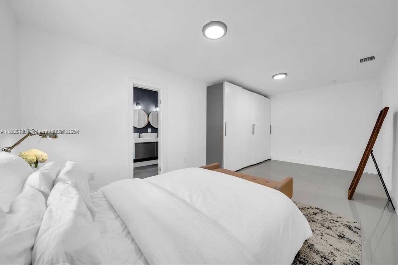Small Image of 555 NORTH EAST 127TH STREET, North Miami Number 20