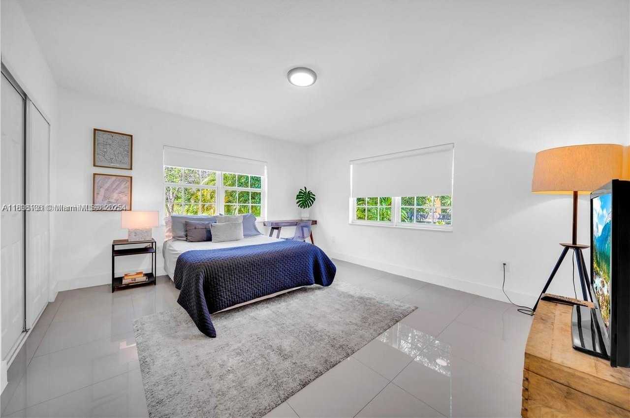 Small Image of 555 NORTH EAST 127TH STREET, North Miami Number 25