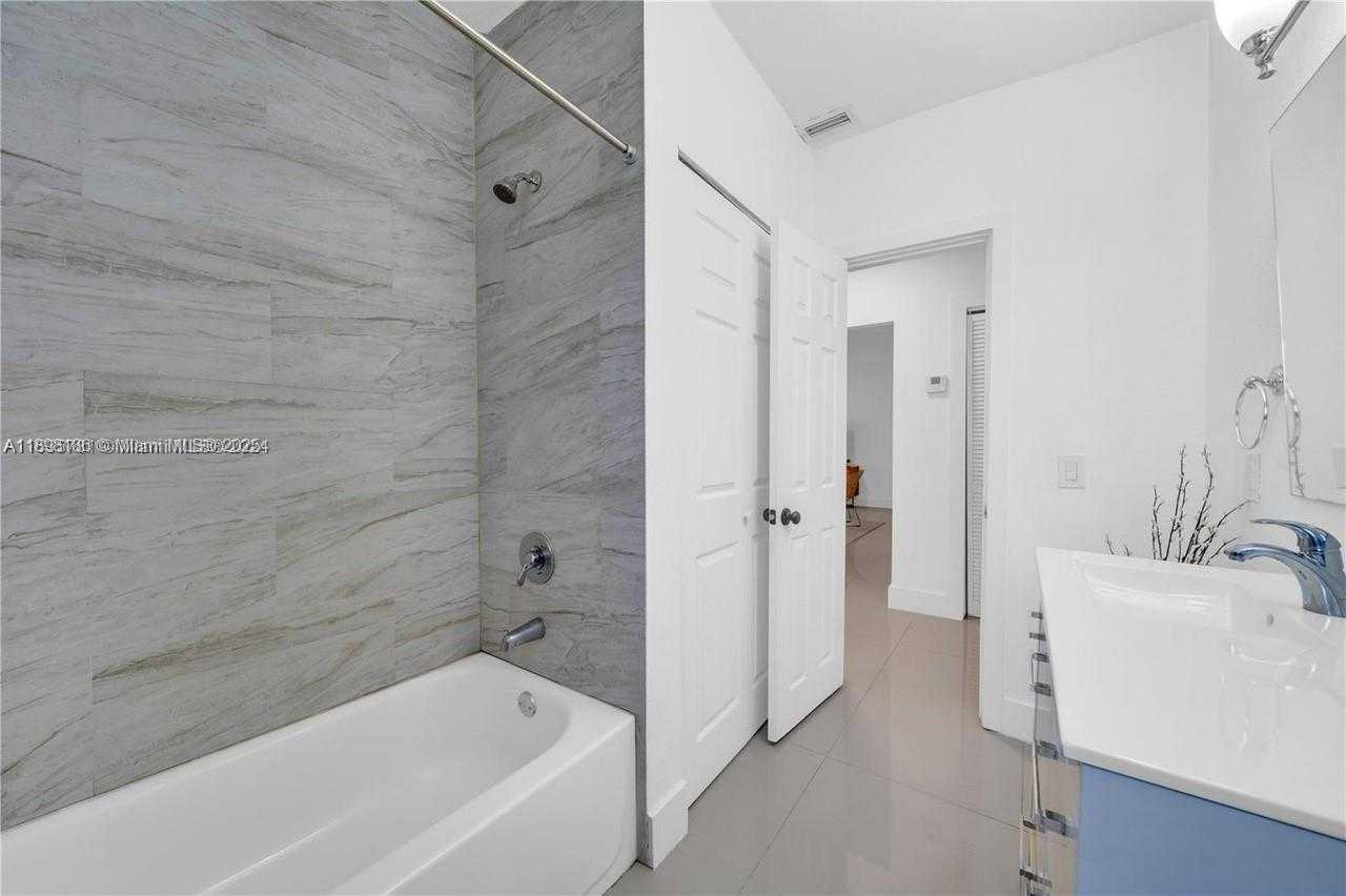 Small Image of 555 NORTH EAST 127TH STREET, North Miami Number 30