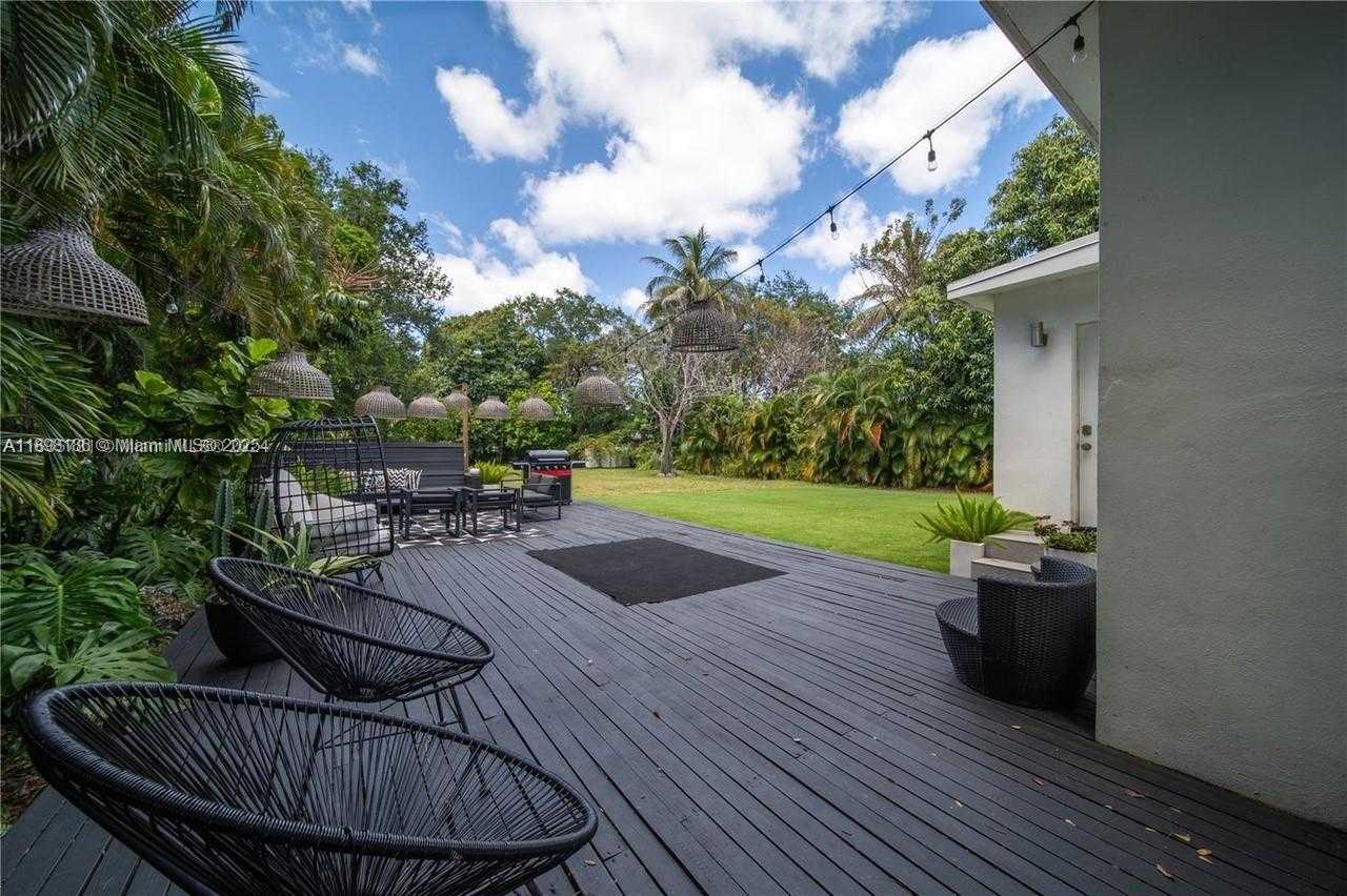 Small Image of 555 NORTH EAST 127TH STREET, North Miami Number 32