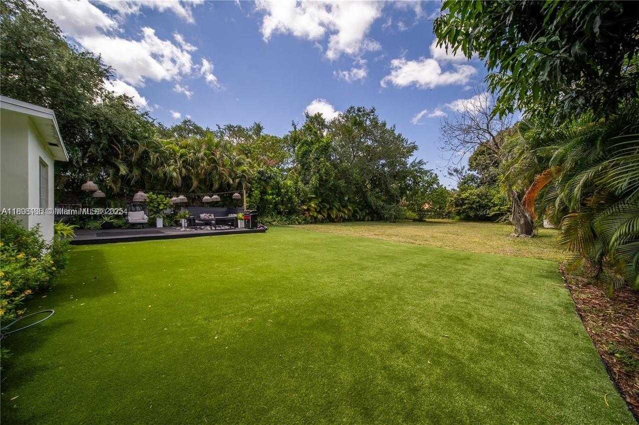 Small Image of 555 NORTH EAST 127TH STREET, North Miami Number 36