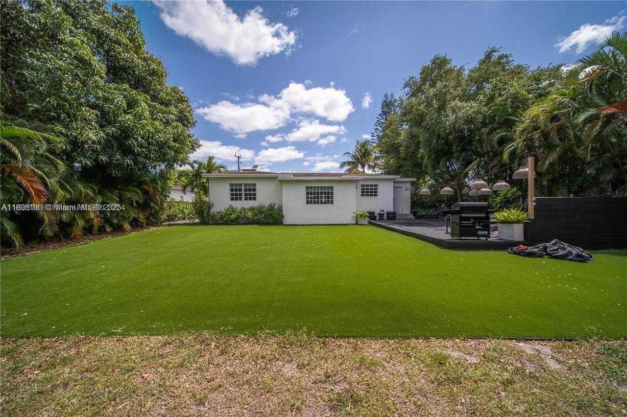 Small Image of 555 NORTH EAST 127TH STREET, North Miami Number 37