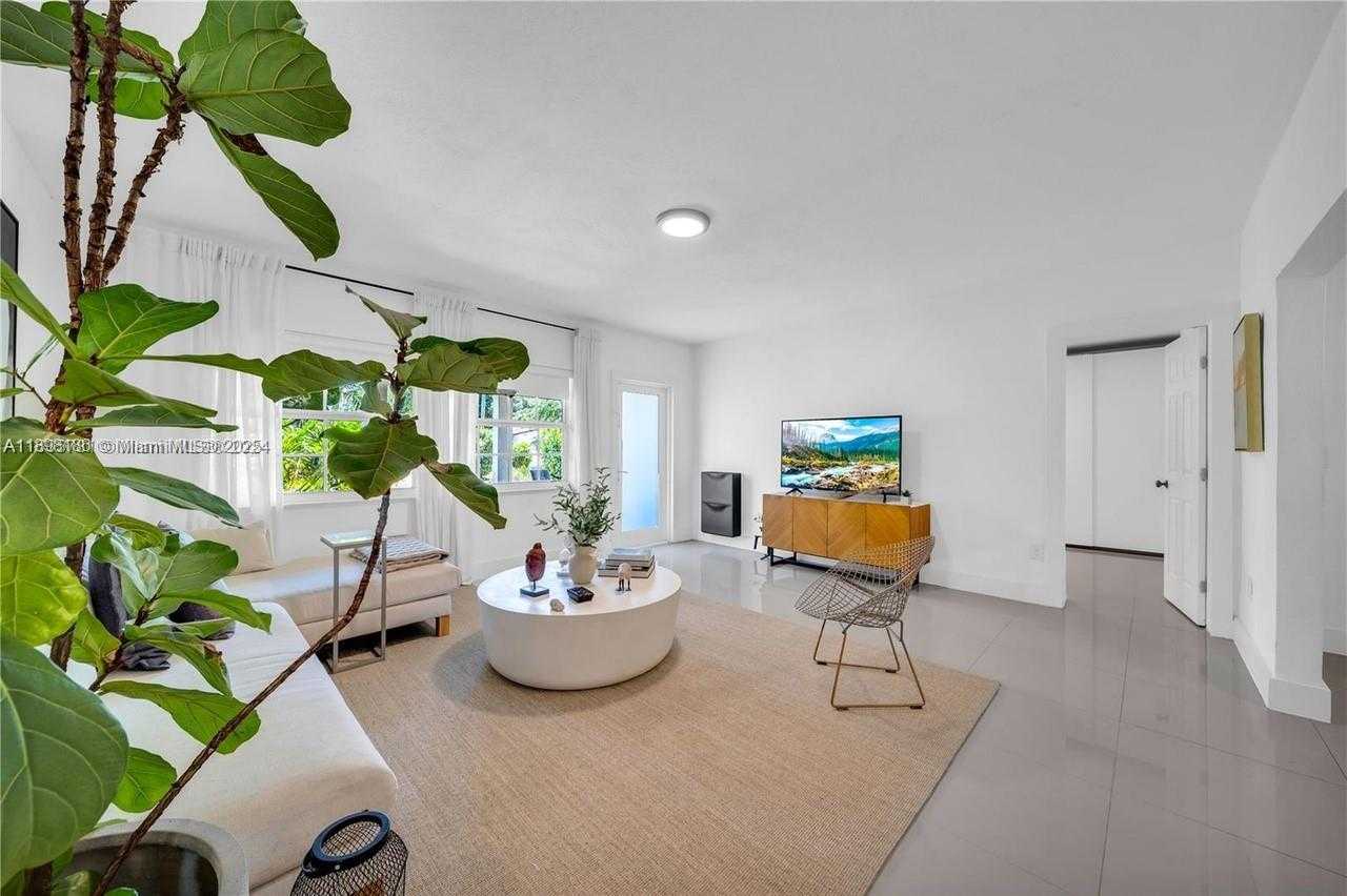 Small Image of 555 NORTH EAST 127TH STREET, North Miami Number 7