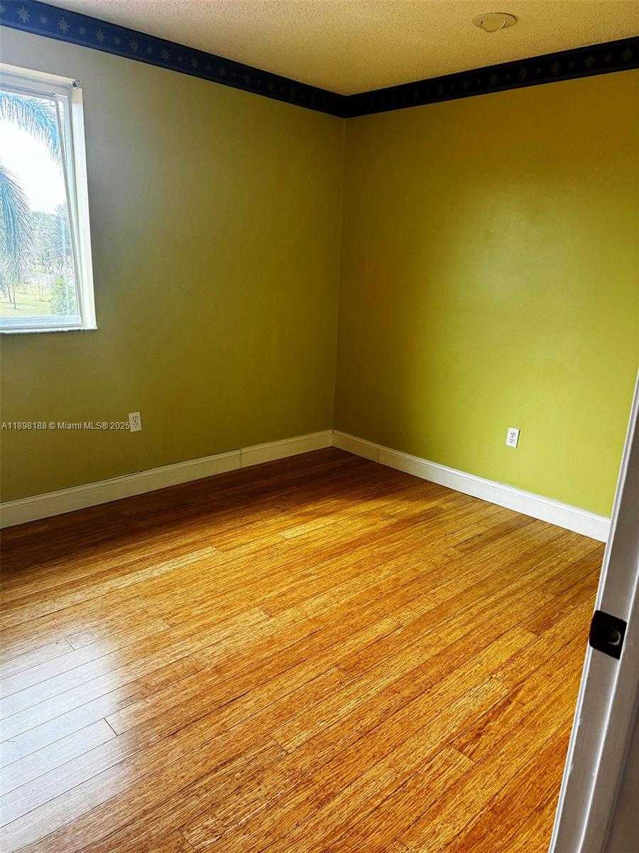 Small Image of 5343 NORTH WEST 184TH ST, Miami Gardens Number 16