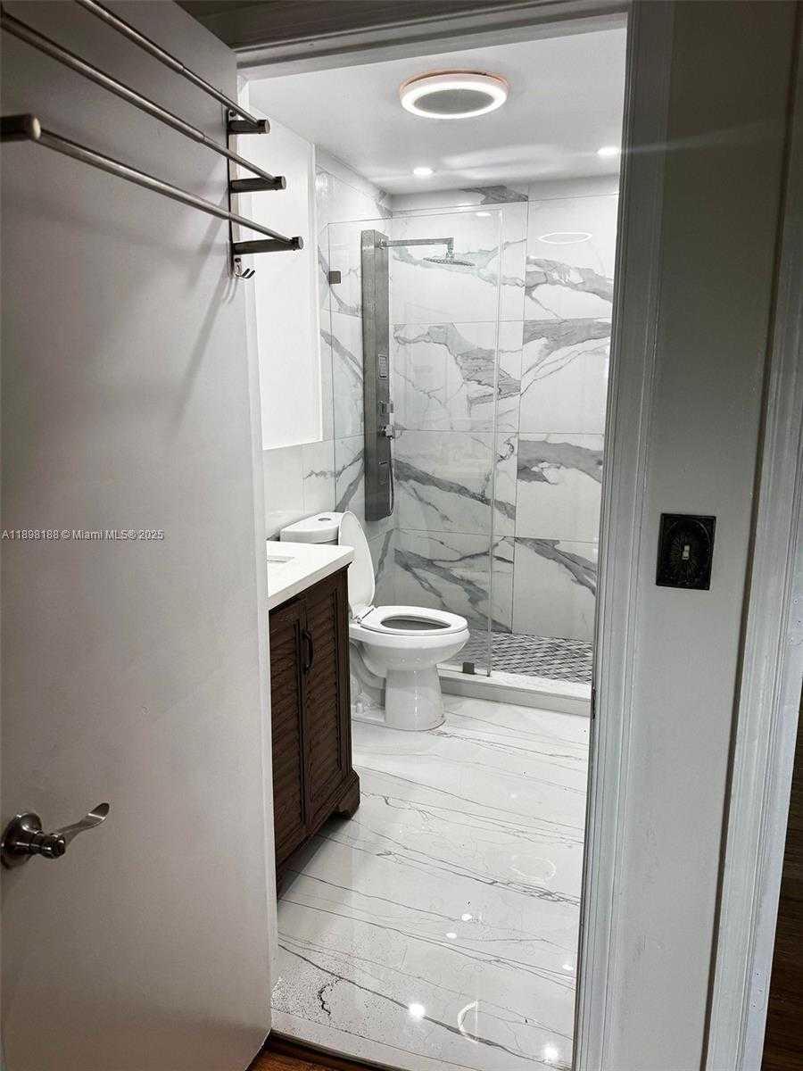 Small Image of 5343 NORTH WEST 184TH ST, Miami Gardens Number 18