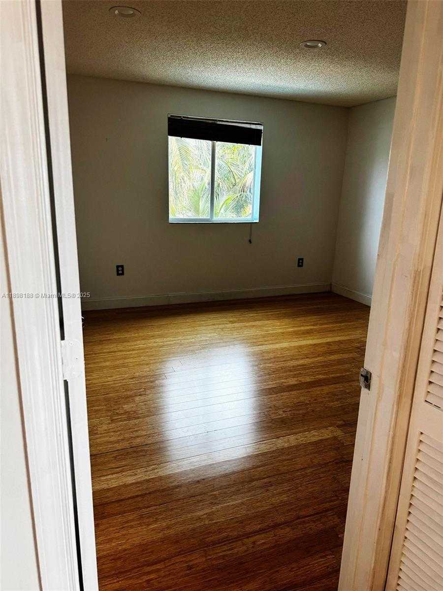Small Image of 5343 NORTH WEST 184TH ST, Miami Gardens Number 19
