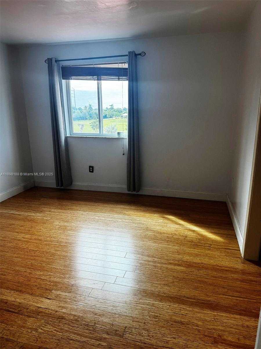 Small Image of 5343 NORTH WEST 184TH ST, Miami Gardens Number 21