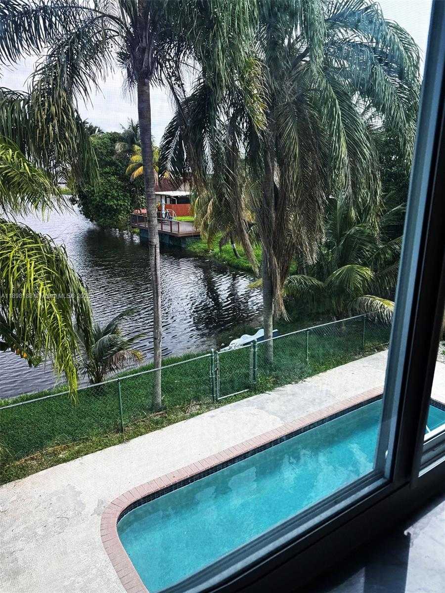Small Image of 5343 NORTH WEST 184TH ST, Miami Gardens Number 22