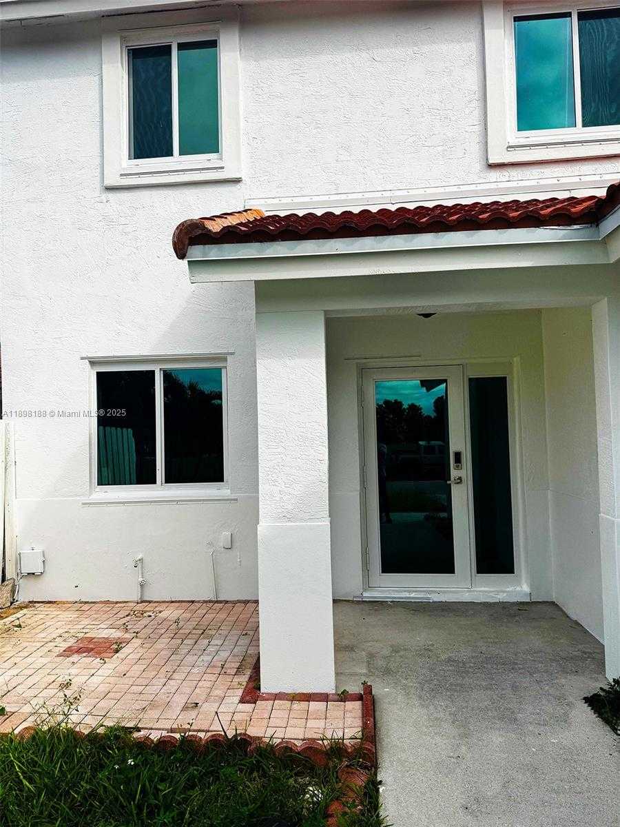 Small Image of 5343 NORTH WEST 184TH ST, Miami Gardens Number 3