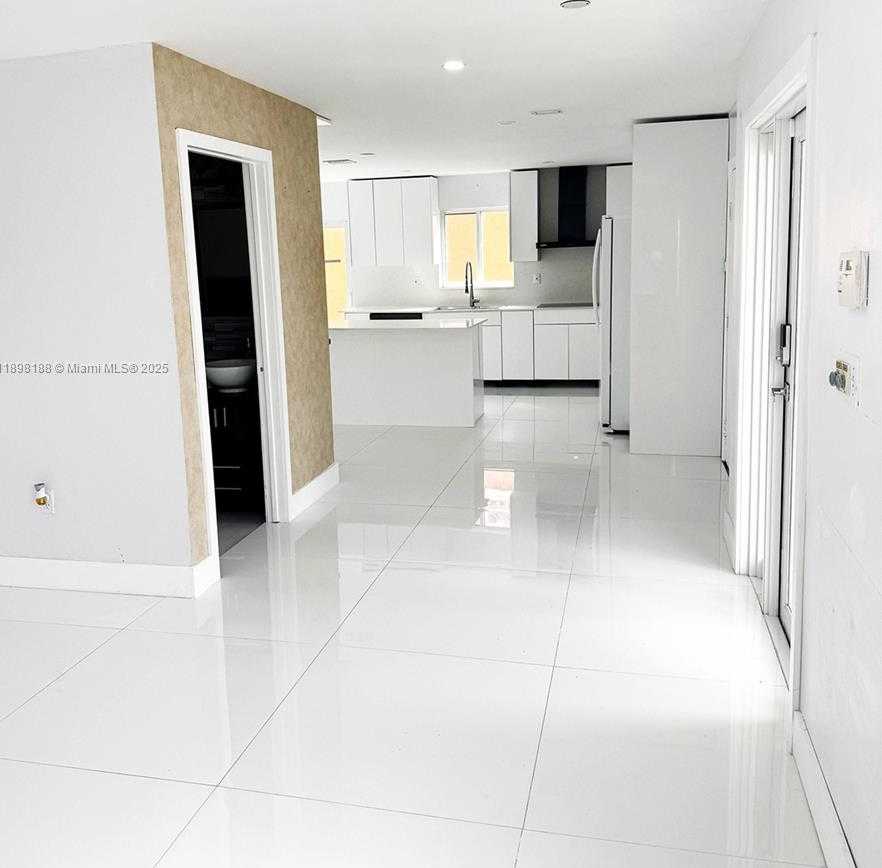 Small Image of 5343 NORTH WEST 184TH ST, Miami Gardens Number 6