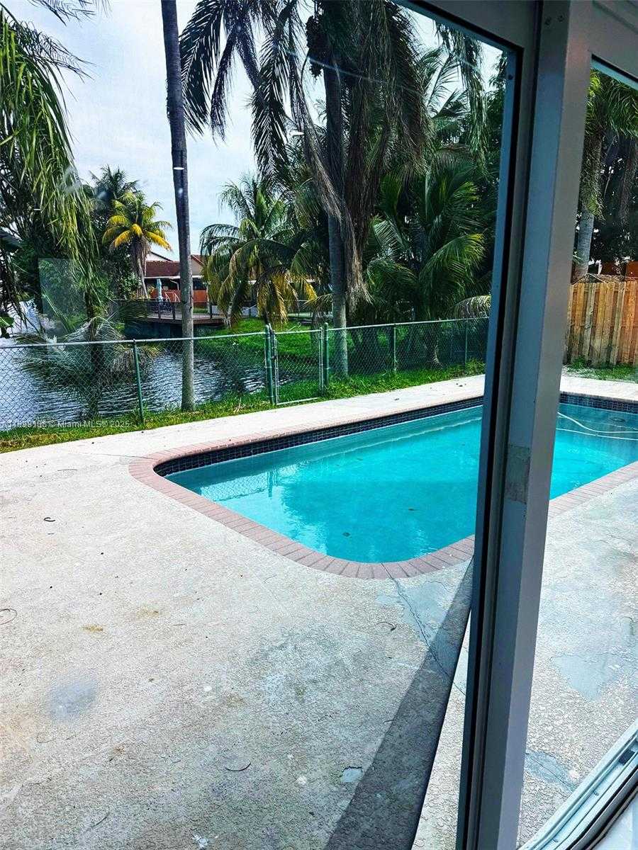 Small Image of 5343 NORTH WEST 184TH ST, Miami Gardens Number 7