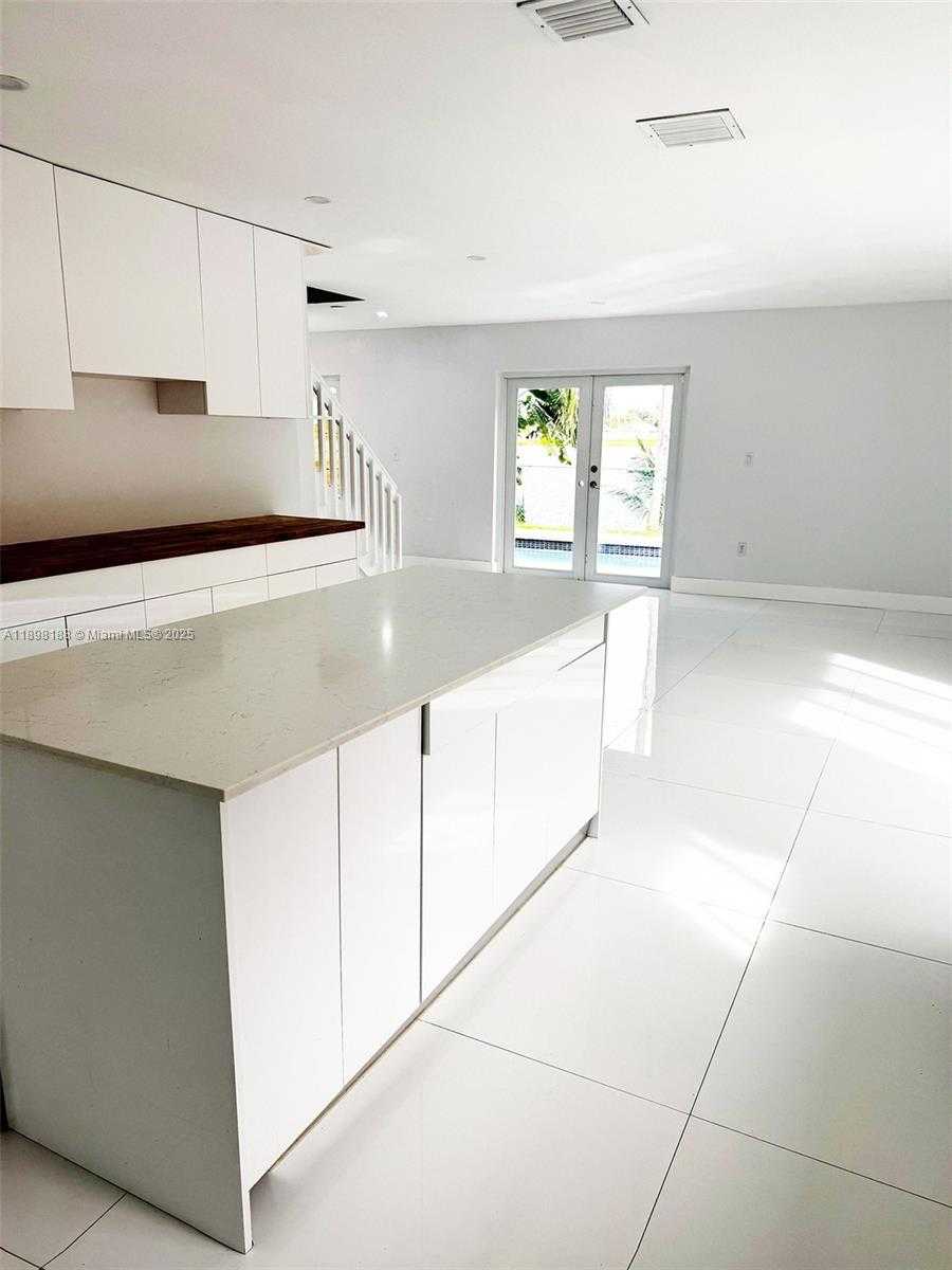 Small Image of 5343 NORTH WEST 184TH ST, Miami Gardens Number 9