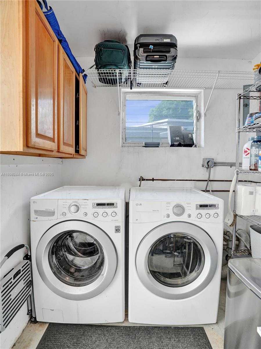 Small Image of 351 NORTH EAST 43RD ST, Oakland Park Number 23