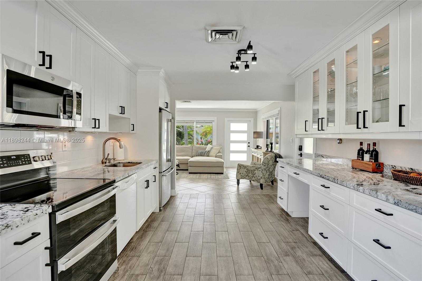 Small Image of 351 NORTH EAST 43RD ST, Oakland Park Number 8