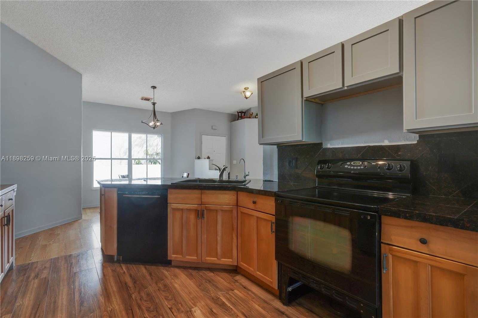 Small Image of 20774 NORTH WEST 3RD CT, Pembroke Pines Number 12