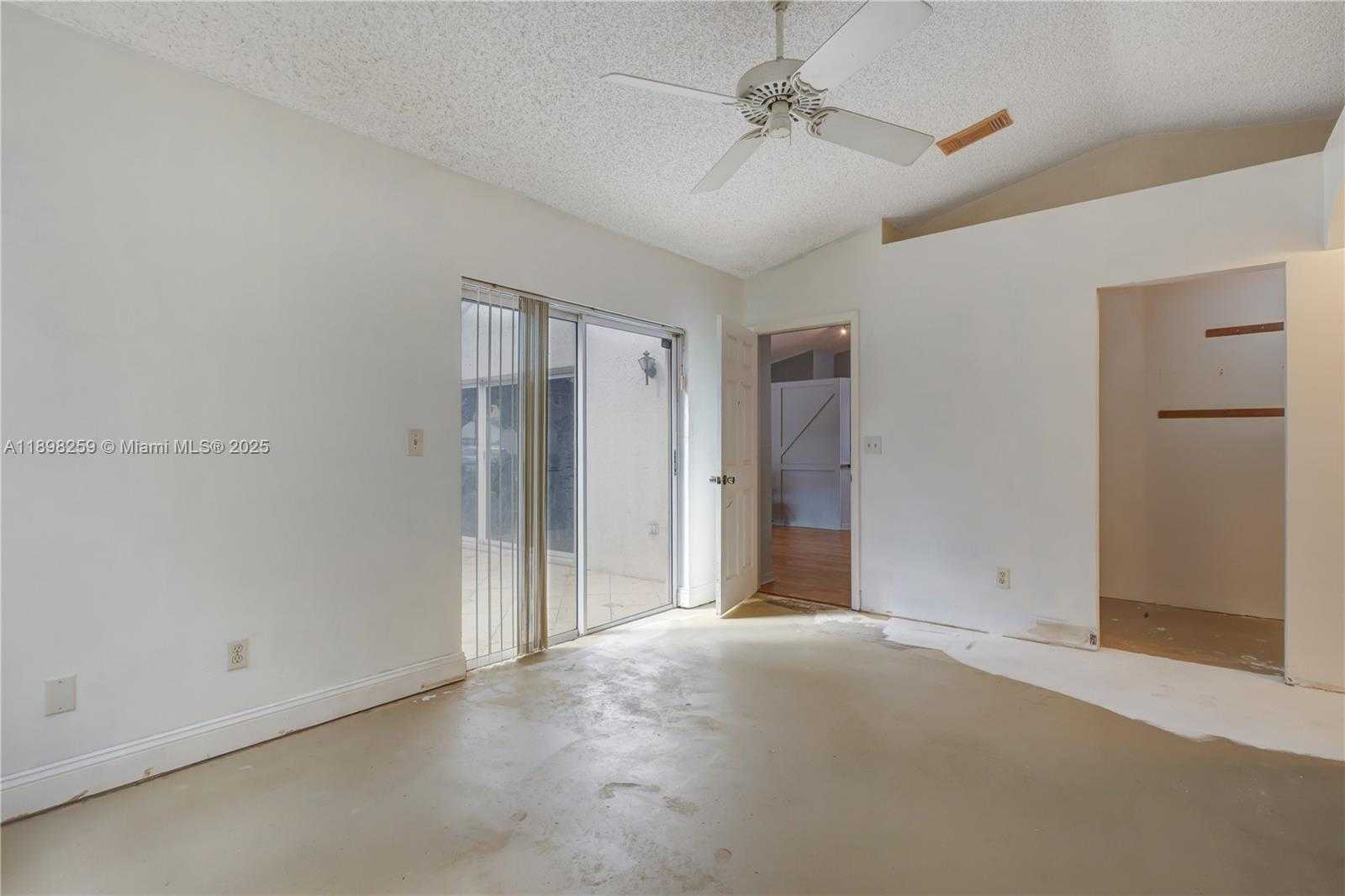 Small Image of 20774 NORTH WEST 3RD CT, Pembroke Pines Number 18