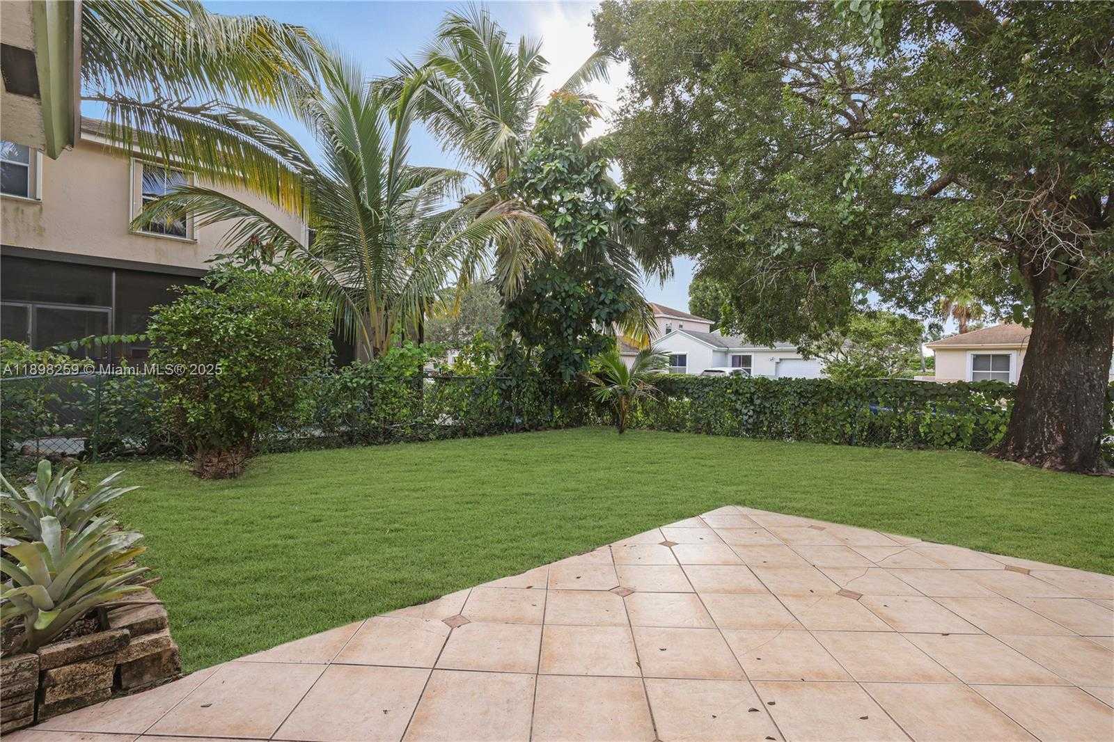 Small Image of 20774 NORTH WEST 3RD CT, Pembroke Pines Number 24