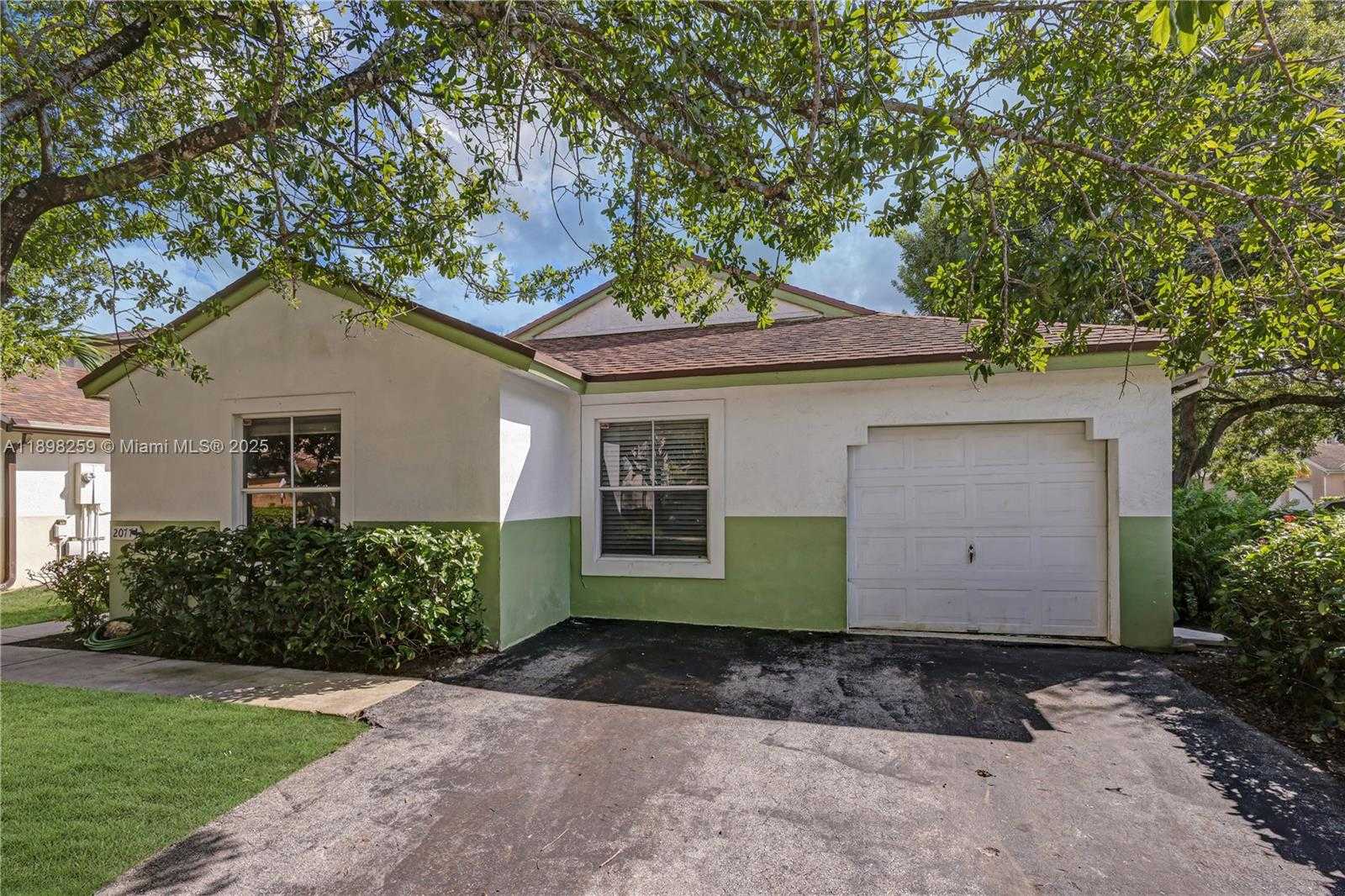 Small Image of 20774 NORTH WEST 3RD CT, Pembroke Pines Number 30